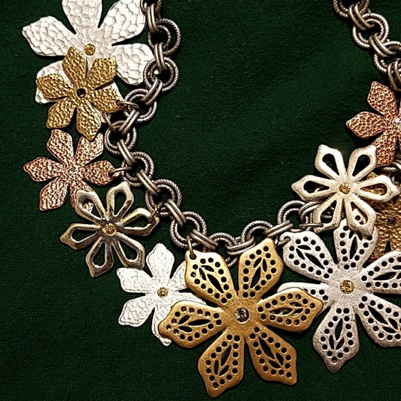 VINTAGE CHICO'S FLOWER NECKLACE - Picture 4 of 6